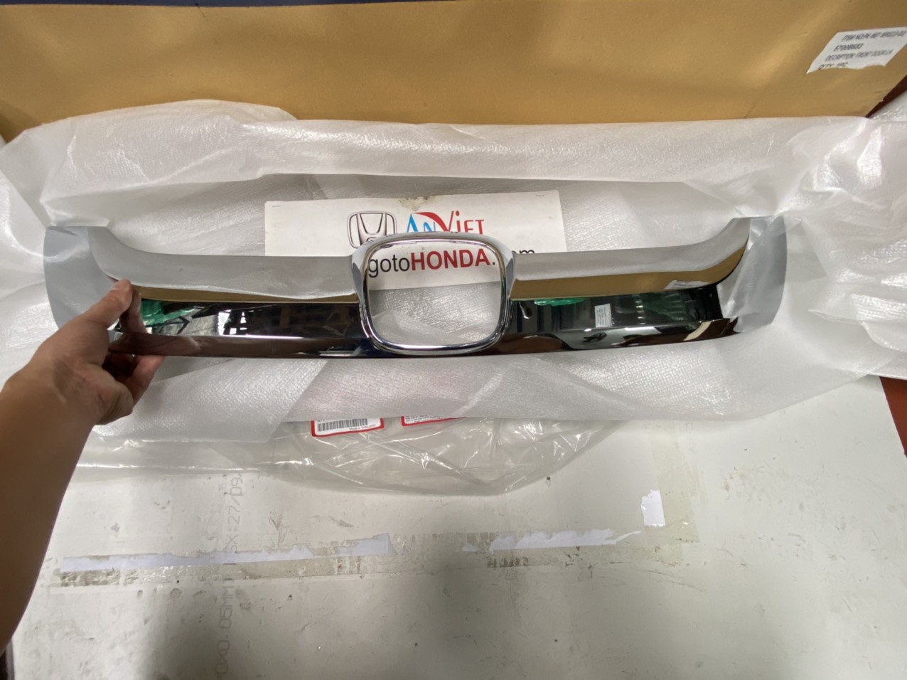 Miếng mạ trên mặt ca lăng xe Honda CITY 2014-2018